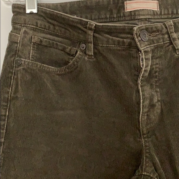 EUC Uniqlo olive green corduroy skinny pants size 26 - Picture 4 of 8